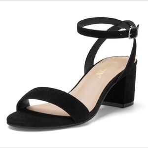 Black Heels with Block Style and Adjustable Straps